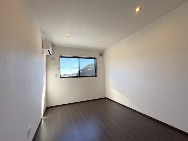 エスペリオ太東ガレージの洋室