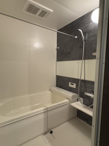 エスペリオ太東ガレージの浴室