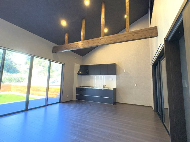 エスペリオ太東ガレージの居間・リビング