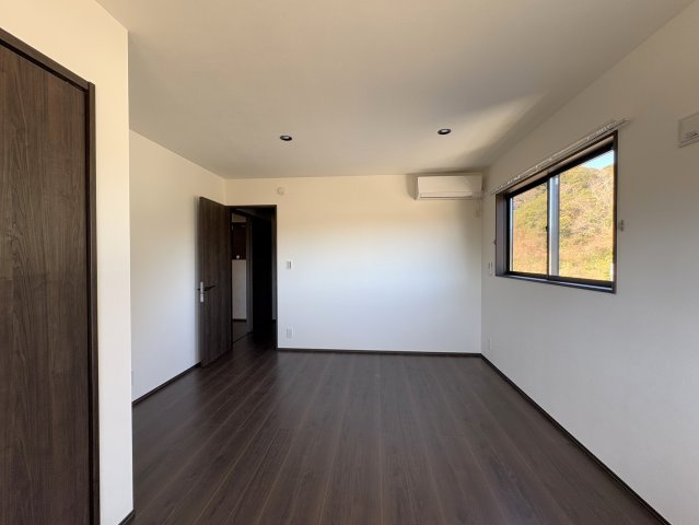 エスペリオ太東ガレージの洋室