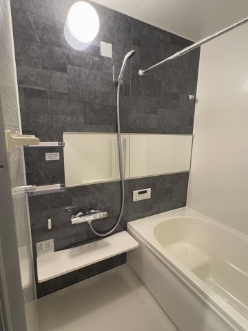 エスペリオ太東ガレージの浴室