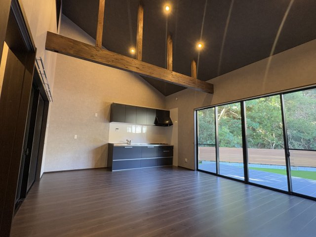 エスペリオ太東ガレージの居間・リビング