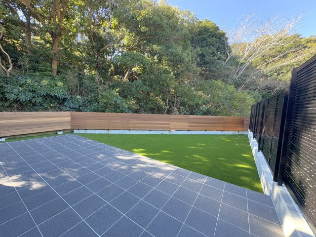 エスペリオ太東ガレージの庭