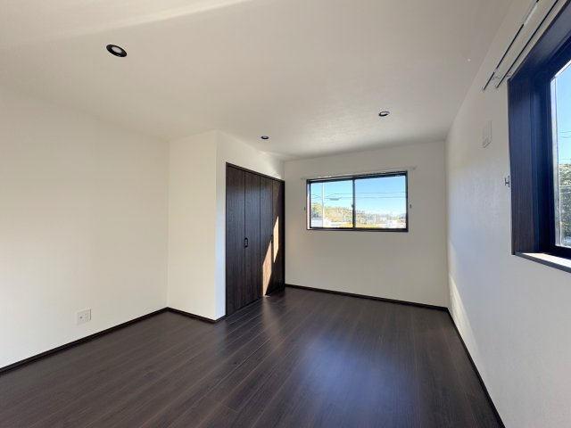 エスペリオ太東ガレージの洋室