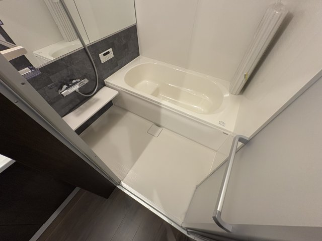 エスペリオ太東ガレージの浴室