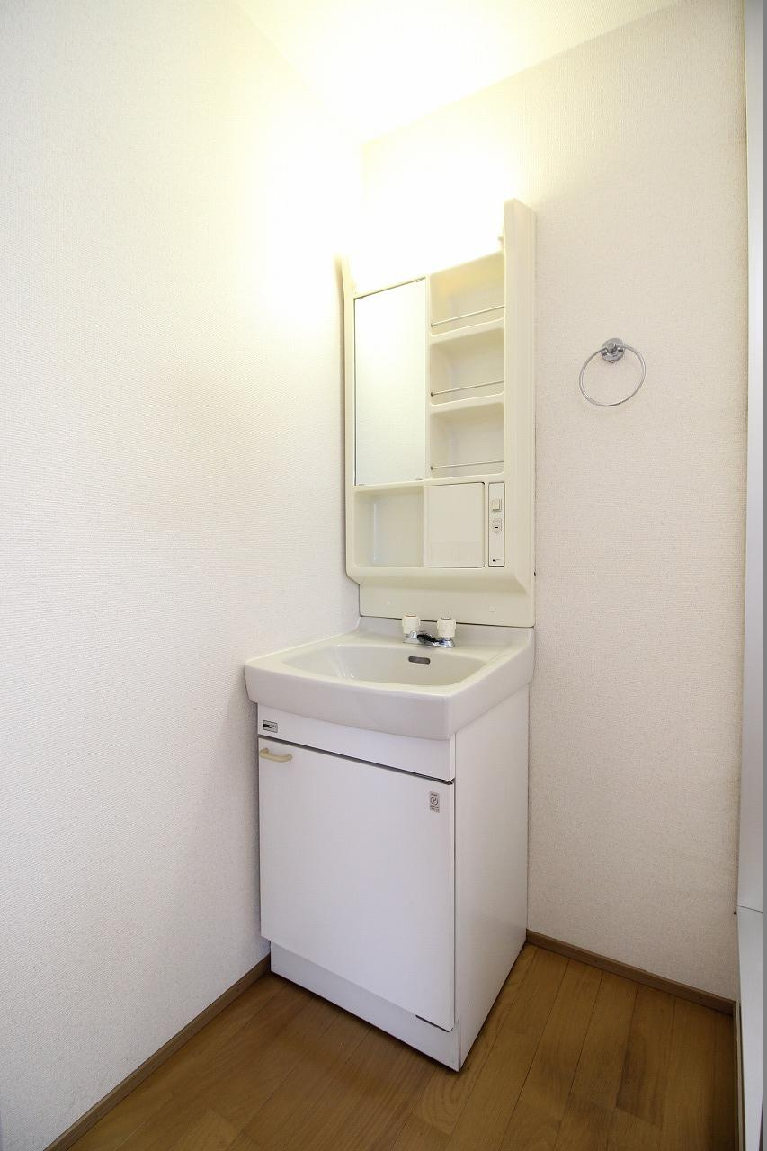 ソファレ池上の洗面所|※お部屋により仕様が異なる場合があります。