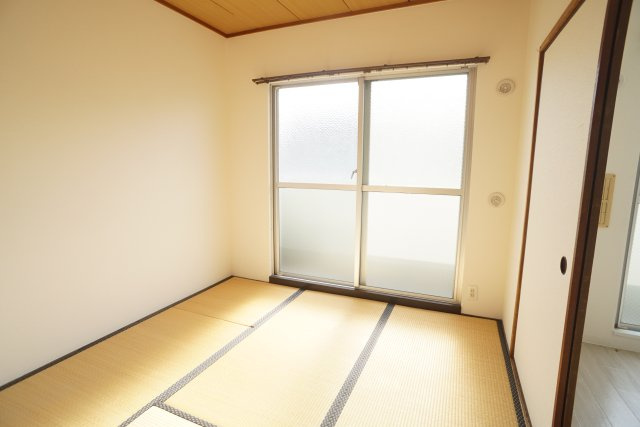 ひよハイツの和室