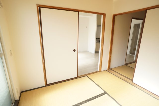 ひよハイツの和室
