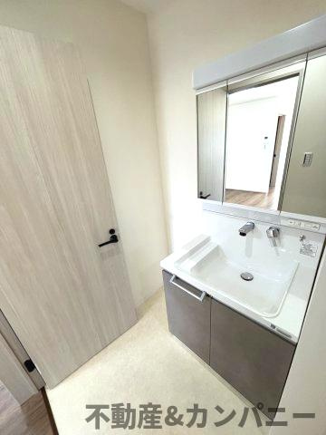 近隣挨拶どうする？？たちばな小学校が隣人な家の独立洗面台|朝の身支度には欠かせない独立洗面化粧台