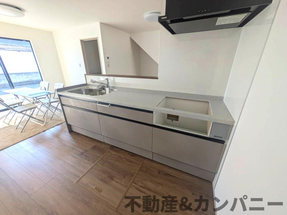 近隣挨拶どうする？？たちばな小学校が隣人な家のキッチン|きれいなキッチンです