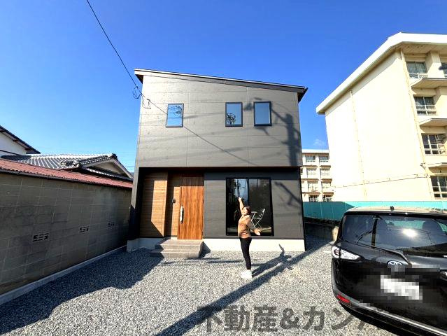 近隣挨拶どうする？？たちばな小学校が隣人な家の外観|外観も気になるポイント