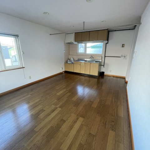 室蘭市東町５丁目16-3の居間・リビング