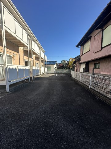 Surplus　One樹木館の駐車場