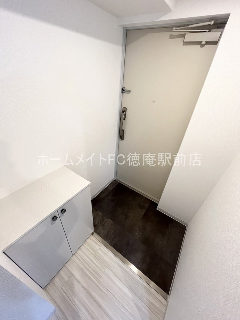 大阪市城東区東中浜１丁目の賃貸マンションの玄関