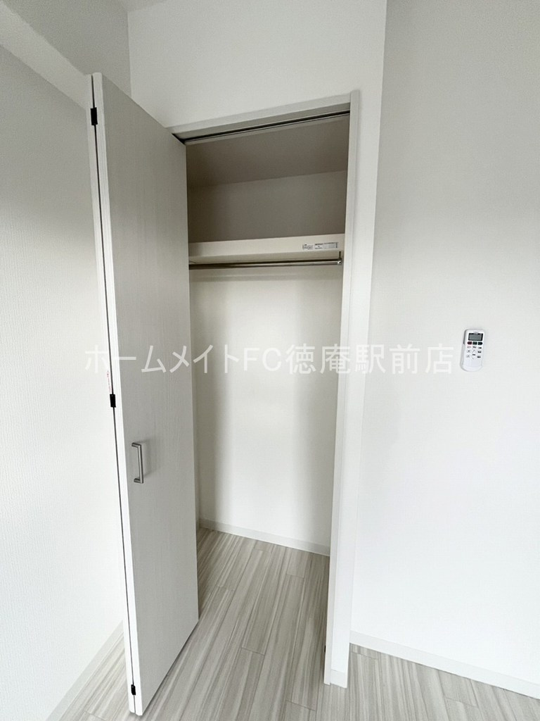 大阪市城東区東中浜１丁目の賃貸マンションの収納