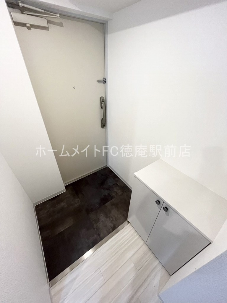 大阪市城東区東中浜１丁目の賃貸マンションの玄関