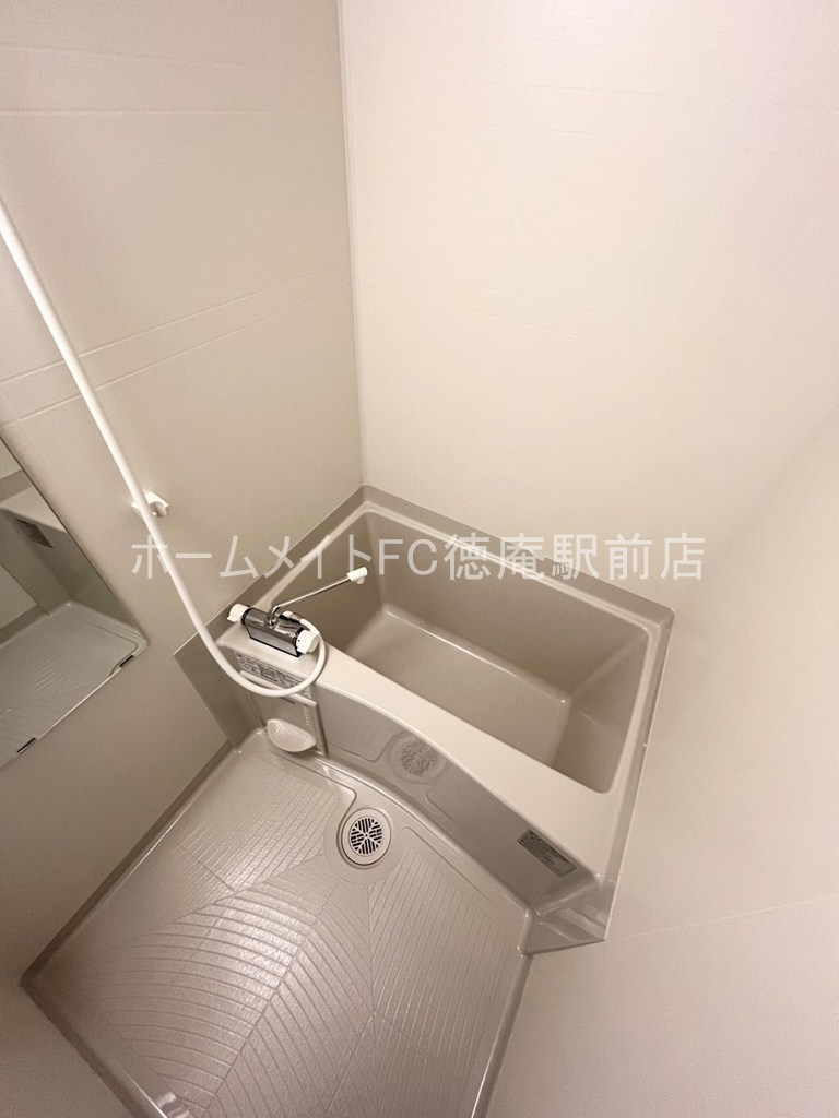 大阪市城東区東中浜１丁目の賃貸マンションの浴室