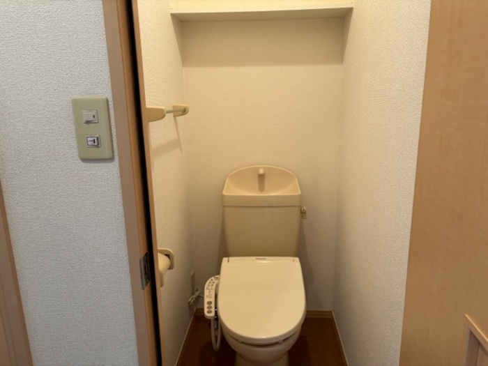 ミカハウスⅡのトイレ|ゆったりとした空間のトイレです