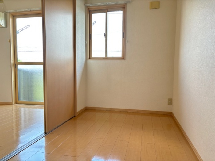 ミカハウスⅡの洋室|ゆったりした洋室です