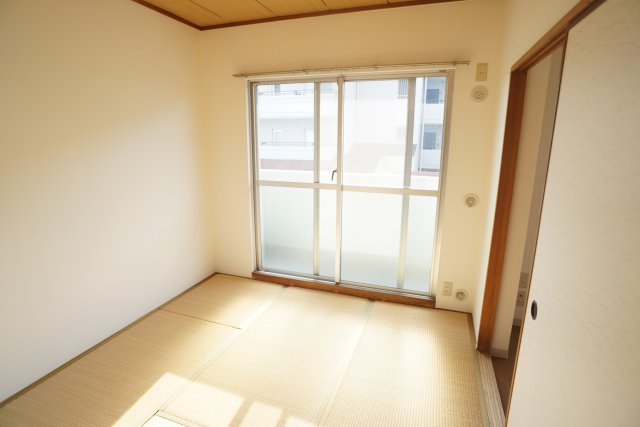 ひよハイツの和室