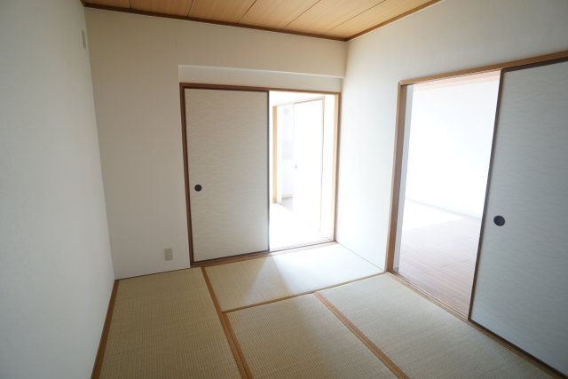 ひよハイツの和室