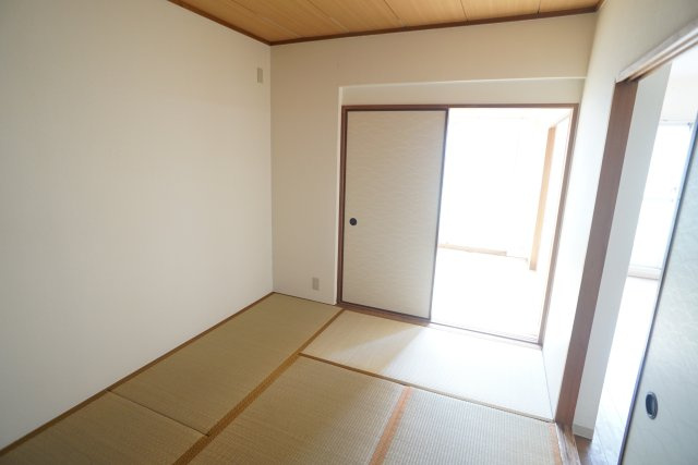 ひよハイツの和室