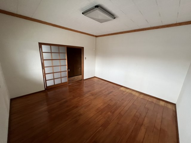 上日置町戸建の洋室