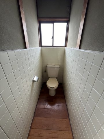上日置町戸建のトイレ