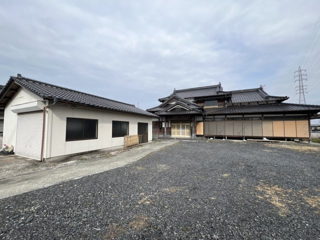 上日置町戸建の駐車場