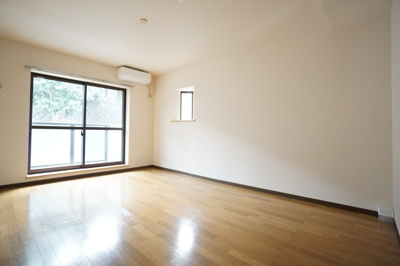 【居間・リビング】 | ヴェールメゾン | ※同物件、同タイプのお部屋です