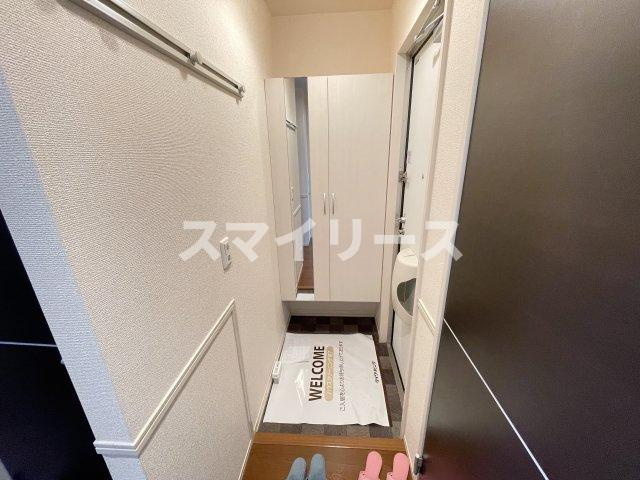 プロシード青葉台Cの玄関