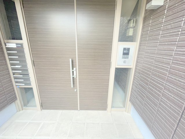 レーヴェ エスポワールのエントランス