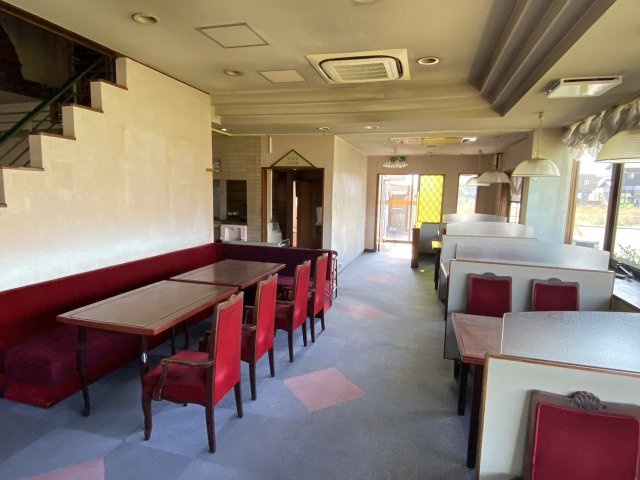 西条市下島山甲　店舗の内装