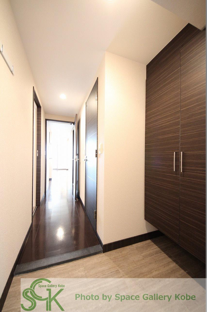 アビエール海岸通りの玄関|※お部屋により仕様が異なる場合があります。