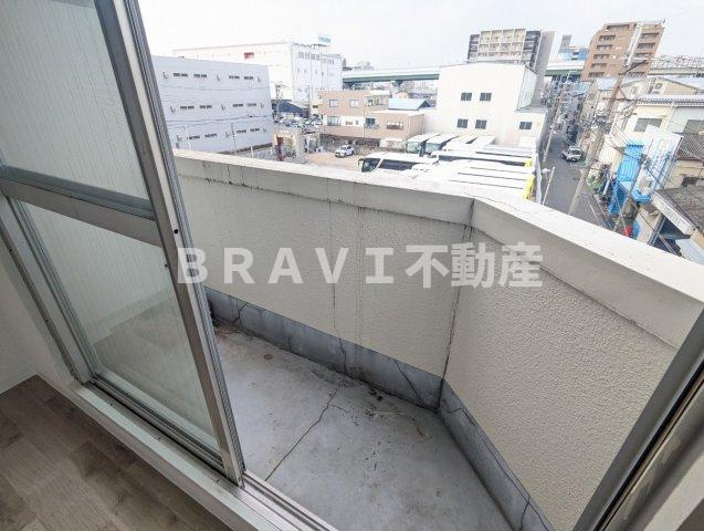 シャローム高井田 BRAVI不動産のバルコニー
