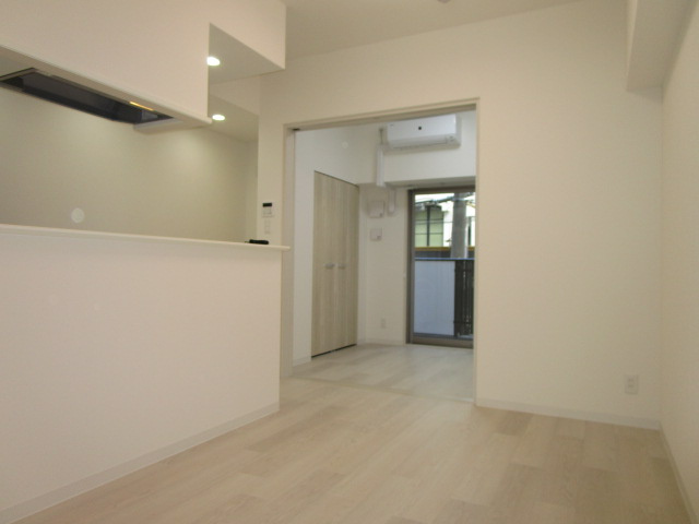 大阪市淀川区新北野１丁目の賃貸マンションの居間・リビング