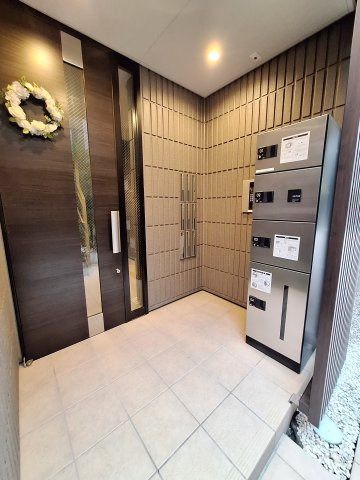 シャンス根岸サウスコートのロビー