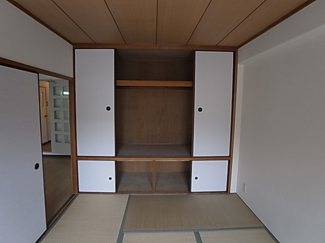 甲南セゾン東灘の収納