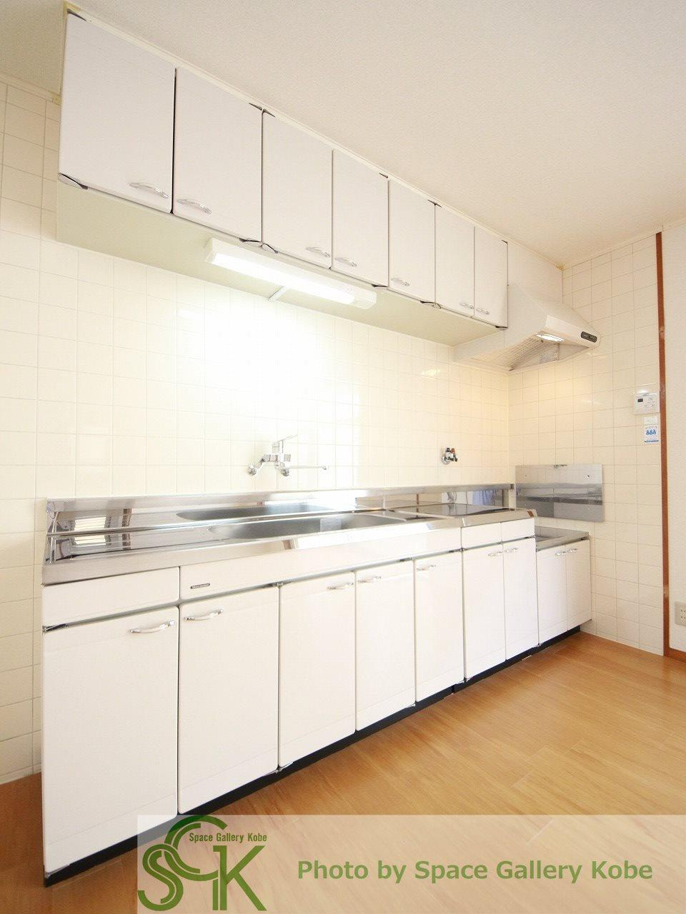 エナール桃山のキッチン|※お部屋により仕様が異なる場合があります。