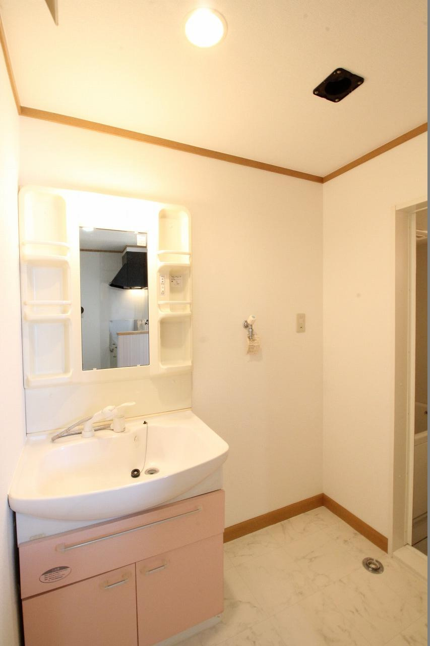 ルマージュ神戸五番館の洗面所|※お部屋により仕様が異なる場合があります。