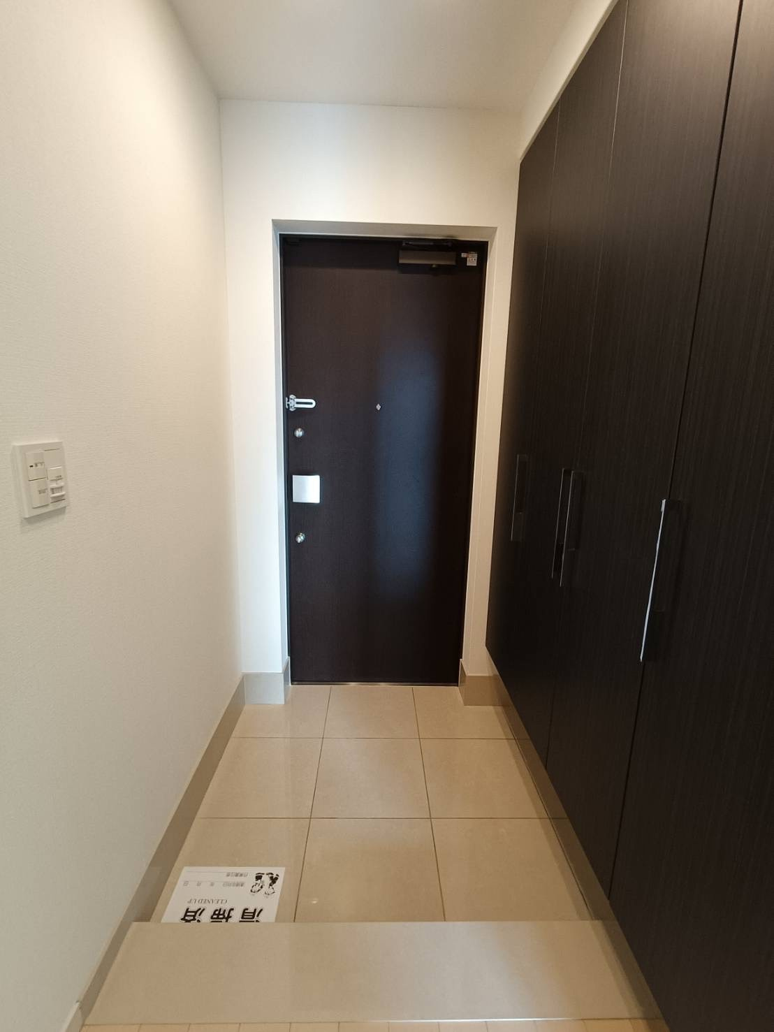 レジデンス梅田ローレルタワーの玄関|収納もある玄関です