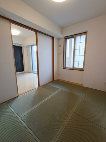 レジデンス梅田ローレルタワーの和室|い草の香りが落ち着く素敵な和室です