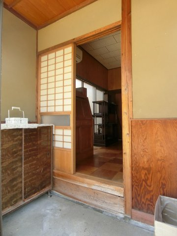 米子市灘町2丁目中古住宅の玄関