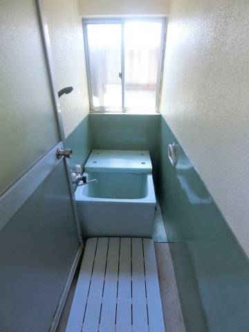 米子市灘町2丁目中古住宅の浴室