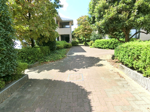 ガーデンズコート立川A棟のエントランス