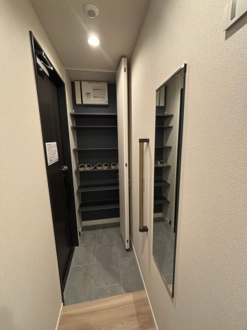 ＣＬＡＩＲ　ＭＡＩＳＯＮ　ＫＵＧＡＹＡＭＡの玄関