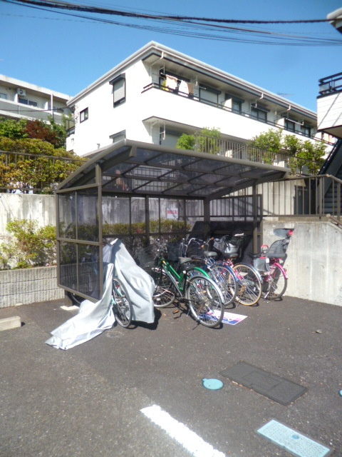 アゼリアガーデンＢ棟のその他共用部分|敷地内屋根付駐輪場