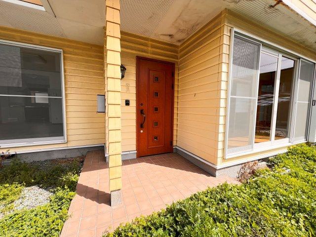 新町戸建のエントランス