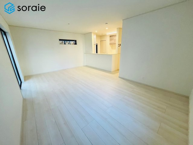 川越市南大塚４丁目　いろどりアイタウンの居間・リビング