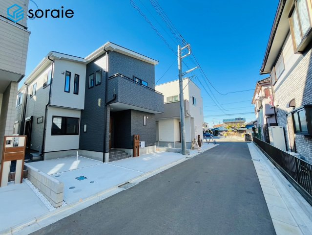 川越市南大塚４丁目　いろどりアイタウンの前面道路含む現地写真